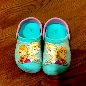 Disney Princess Crocs- Frozen, size 8/9